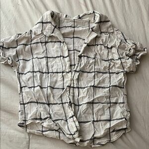 Casual White and Black Windowpane Short-Sleeve Shirt